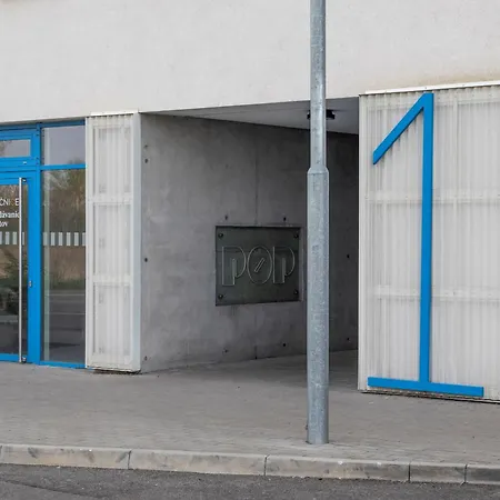 Sunny New-build Studio, Ac, Direct Tram To Center Apartman